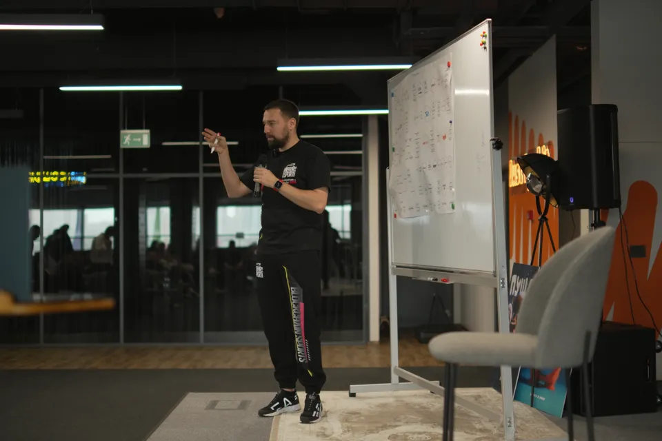 Dmitry Saksonov — Team session